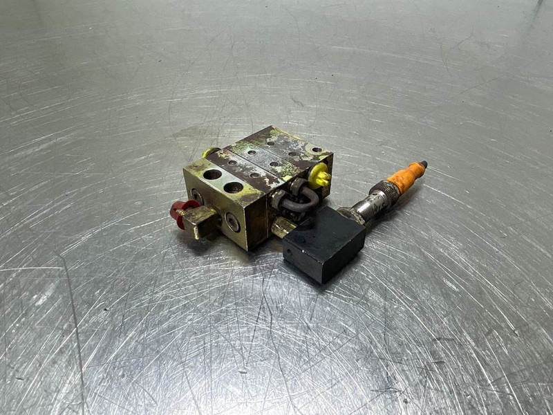 Liebherr L524-10444143 / 11341172-Lubricating system - Cadru/ Şasiu pentru Utilaje constructii: Foto 3 Liebherr L524-10444143 / 11341172-Lubricating system - Cadru/ Şasiu pentru Utilaje constructii: Foto 3