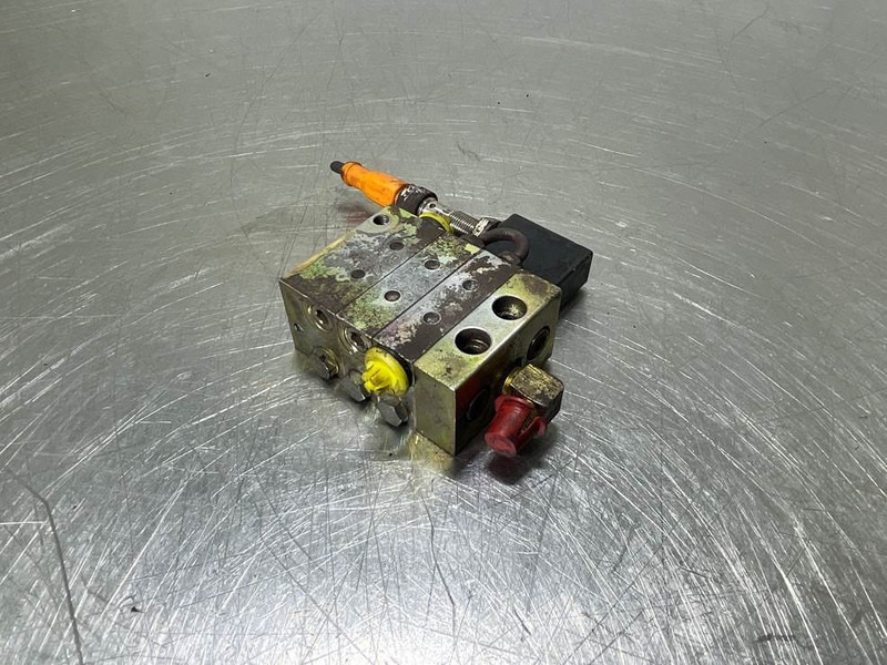 Liebherr L524-10444143 / 11341172-Lubricating system - Cadru/ Şasiu pentru Utilaje constructii: Foto 2 Liebherr L524-10444143 / 11341172-Lubricating system - Cadru/ Şasiu pentru Utilaje constructii: Foto 2