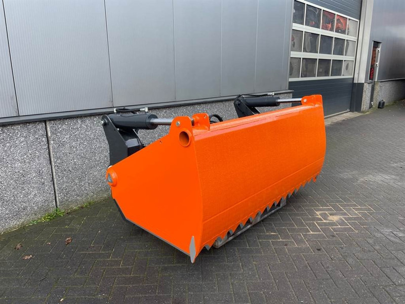MAMMUT SC220M - Silage cutter/Silageschneider/Kuilhapper - Echipamente pentru furaje: Foto 2 MAMMUT SC220M - Silage cutter/Silageschneider/Kuilhapper - Echipamente pentru furaje: Foto 2