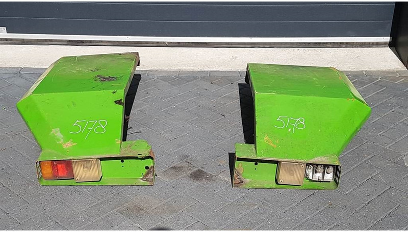 Manitou MT 1237 - Fender/Kotflügel/Spatbord - Aripă pentru Utilaje constructii: Foto 2 Manitou MT 1237 - Fender/Kotflügel/Spatbord - Aripă pentru Utilaje constructii: Foto 2