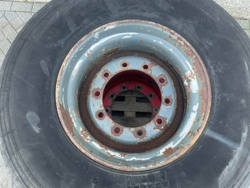 Michelin 425/65R22.5-Tire/Reifen/Band - Anvelope și jante pentru Utilaje constructii: Foto 4 Michelin 425/65R22.5-Tire/Reifen/Band - Anvelope și jante pentru Utilaje constructii: Foto 4