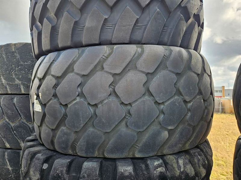 Michelin 600/65R25 - Tyre/Reifen/Band - Anvelopă pentru Utilaje constructii: Foto 5 Michelin 600/65R25 - Tyre/Reifen/Band - Anvelopă pentru Utilaje constructii: Foto 5