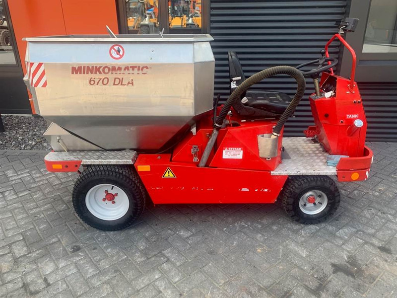 NORCAR MINKOMATIC 670 DLA - Utilaje de creştere vite: Foto 2 NORCAR MINKOMATIC 670 DLA - Utilaje de creştere vite: Foto 2