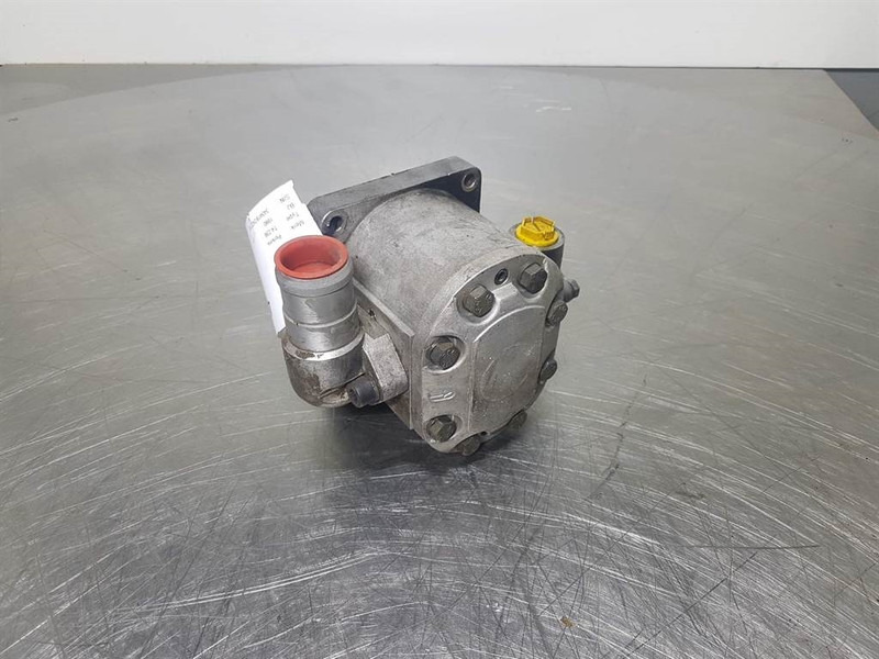 Perkins T4.236-XugpaBnuka C80X-Gearpump/Zahnradpumpe - Hidraulică pentru Utilaje constructii: Foto 3 Perkins T4.236-XugpaBnuka C80X-Gearpump/Zahnradpumpe - Hidraulică pentru Utilaje constructii: Foto 3