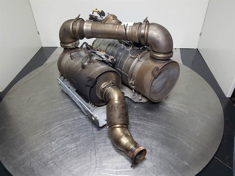 Sennebogen 818 - Exhaust system/Auspuff/Uitlaat - Motor şi piese pentru Utilaje constructii: Foto 2 Sennebogen 818 - Exhaust system/Auspuff/Uitlaat - Motor şi piese pentru Utilaje constructii: Foto 2