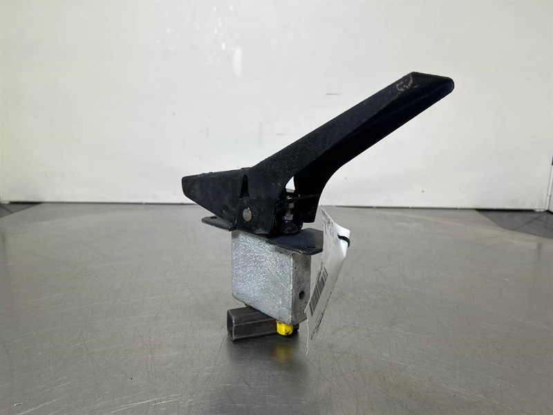 Terex TW150-Atlas 6073926-Pedal/Pedaal - Cabină și interior pentru Utilaje constructii: Foto 4 Terex TW150-Atlas 6073926-Pedal/Pedaal - Cabină și interior pentru Utilaje constructii: Foto 4