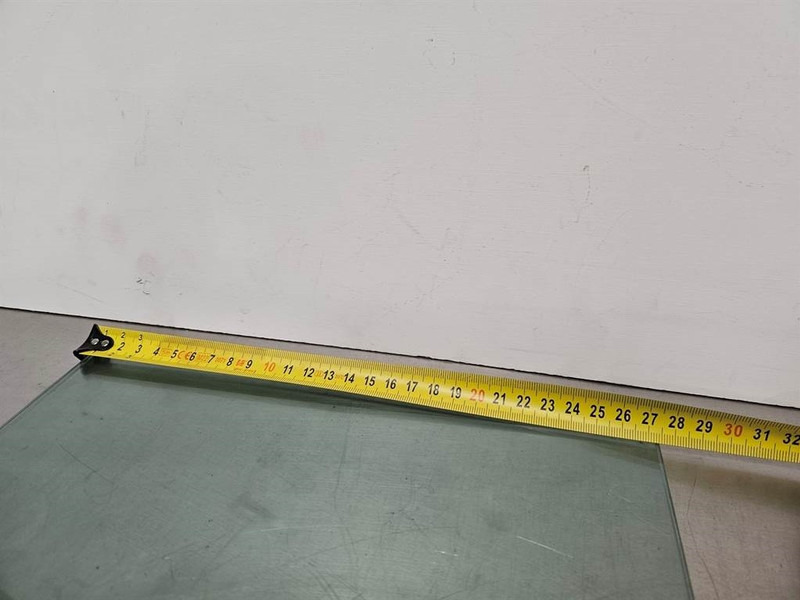 Yanmar V80/V100/V120-5388665451-Window/Scheibe/Ruit - Cabină și interior pentru Utilaje constructii: Foto 4 Yanmar V80/V100/V120-5388665451-Window/Scheibe/Ruit - Cabină și interior pentru Utilaje constructii: Foto 4