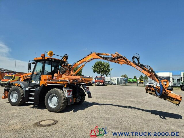 JCB Fastrac inklusive 4x4 Mulag Front + Heck Mäher - Tractor agricol: Foto 5 JCB Fastrac inklusive 4x4 Mulag Front + Heck Mäher - Tractor agricol: Foto 5