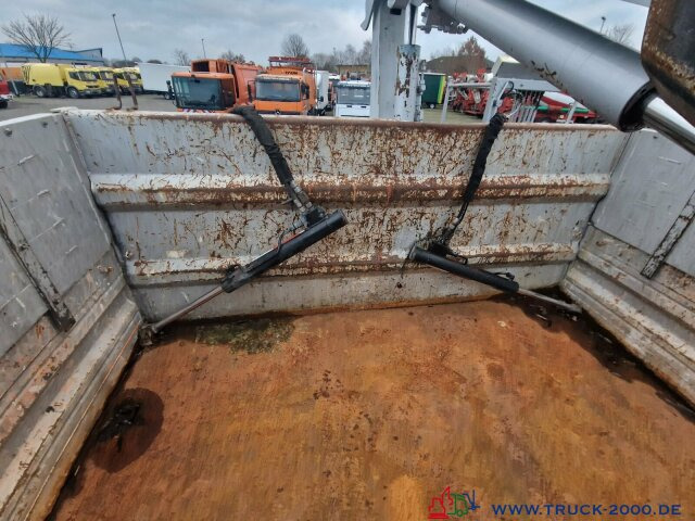 Meiller 3. S. Kipper Wechselaufbau MKG Kran HLK 66 - Camion basculantă, Camion cu macara: Foto 4 Meiller 3. S. Kipper Wechselaufbau MKG Kran HLK 66 - Camion basculantă, Camion cu macara: Foto 4