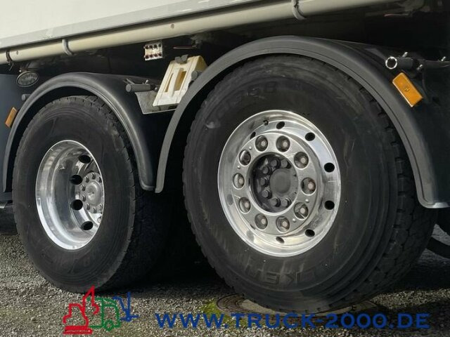 Mercedes-Benz Actros 2544 Silo Holz Pellets 28m³ inkl. Waage - Maşină pentru vidanjări: Foto 3 Mercedes-Benz Actros 2544 Silo Holz Pellets 28m³ inkl. Waage - Maşină pentru vidanjări: Foto 3