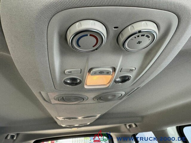Opel Vivaro 9 Sitzer Klima vorne & hinten Navi + DAB - Microbuz, Transport persoane: Foto 3 Opel Vivaro 9 Sitzer Klima vorne & hinten Navi + DAB - Microbuz, Transport persoane: Foto 3
