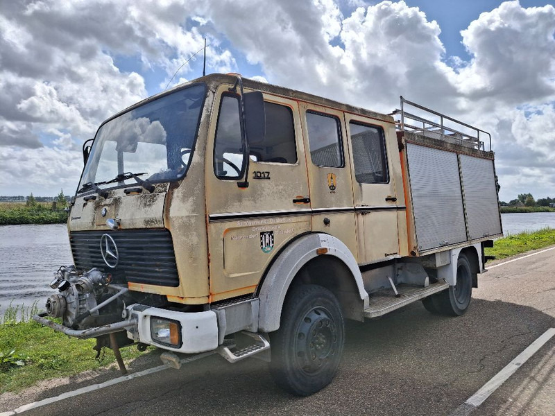 Mercedes-Benz 1017 - Autospeciala de stins incendii: Foto 1 Mercedes-Benz 1017 - Autospeciala de stins incendii: Foto 1