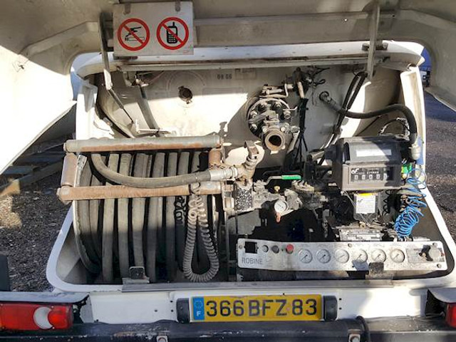 Renault MIDLUM 220 GAS / LPG - Camion cisternă: Foto 5 Renault MIDLUM 220 GAS / LPG - Camion cisternă: Foto 5