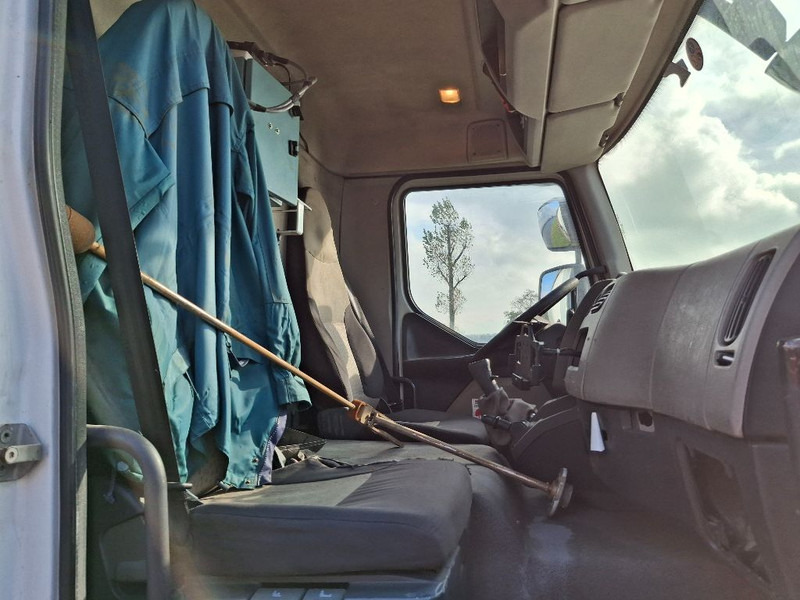 Renault MIDLUM 220 GAS / LPG - Camion cisternă: Foto 3 Renault MIDLUM 220 GAS / LPG - Camion cisternă: Foto 3