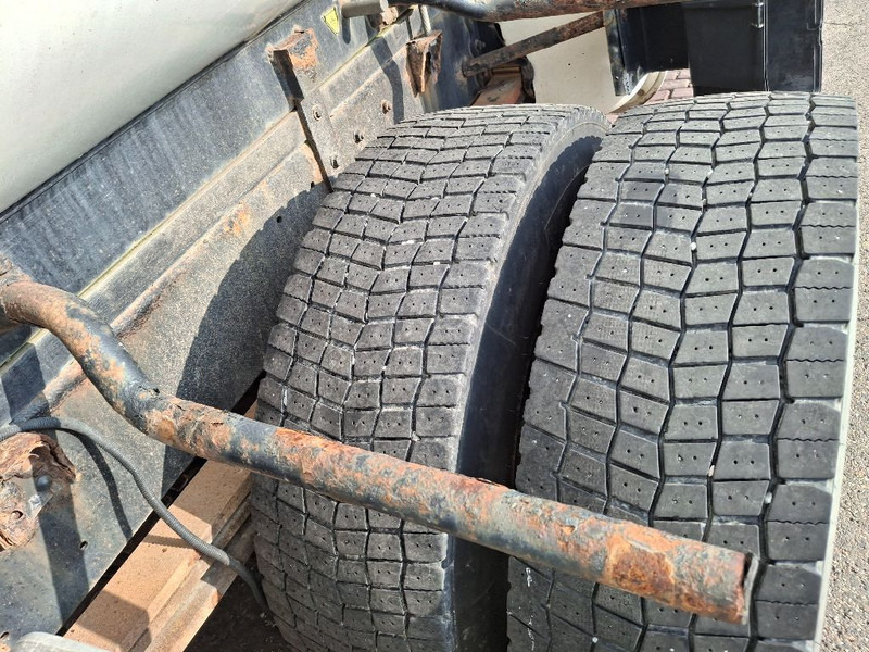 Renault MIDLUM 280DXI - Camion cisternă: Foto 5 Renault MIDLUM 280DXI - Camion cisternă: Foto 5