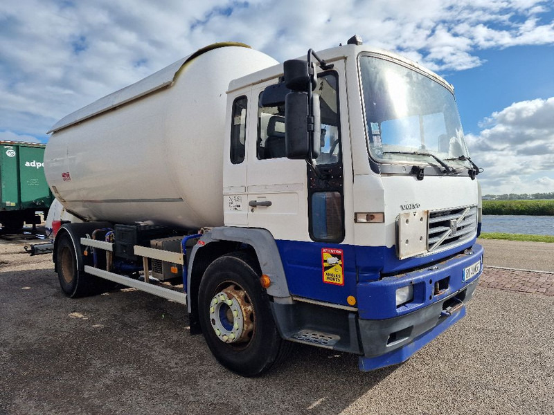 Volvo FL 250 GAS / LPG - Camion cisternă: Foto 2 Volvo FL 250 GAS / LPG - Camion cisternă: Foto 2