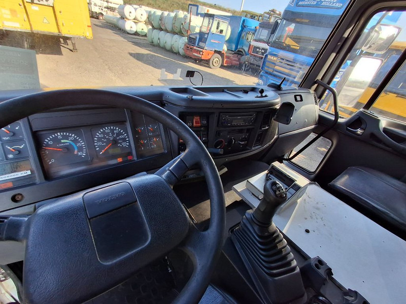 Volvo FL 250 GAS / LPG - Camion cisternă: Foto 5 Volvo FL 250 GAS / LPG - Camion cisternă: Foto 5