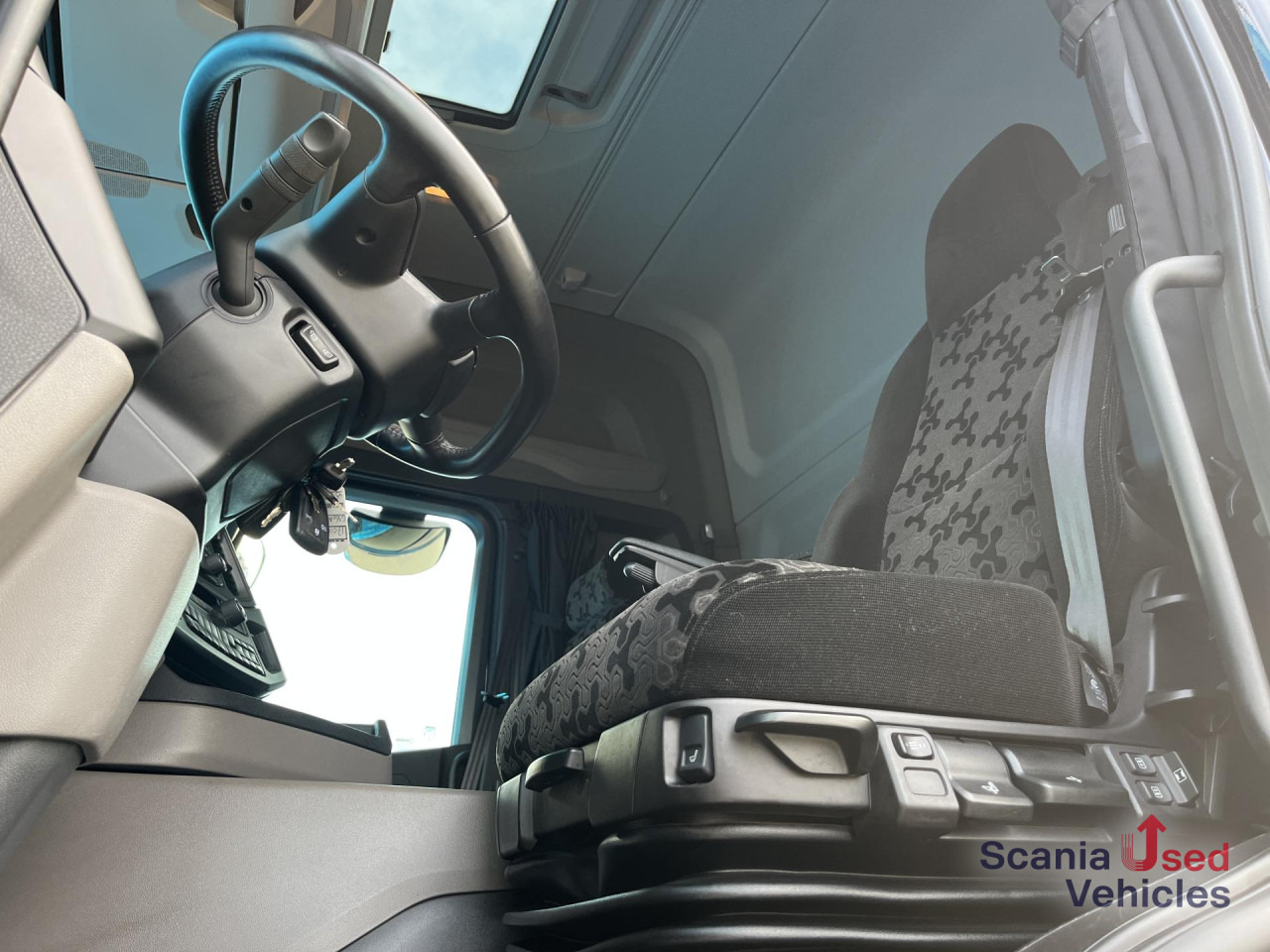 SCANIA G 360 A4x2NB HYBRID ! DIFF-L FULL AIR 8T LED NAVI - Cap tractor: Foto 3 SCANIA G 360 A4x2NB HYBRID ! DIFF-L FULL AIR 8T LED NAVI - Cap tractor: Foto 3