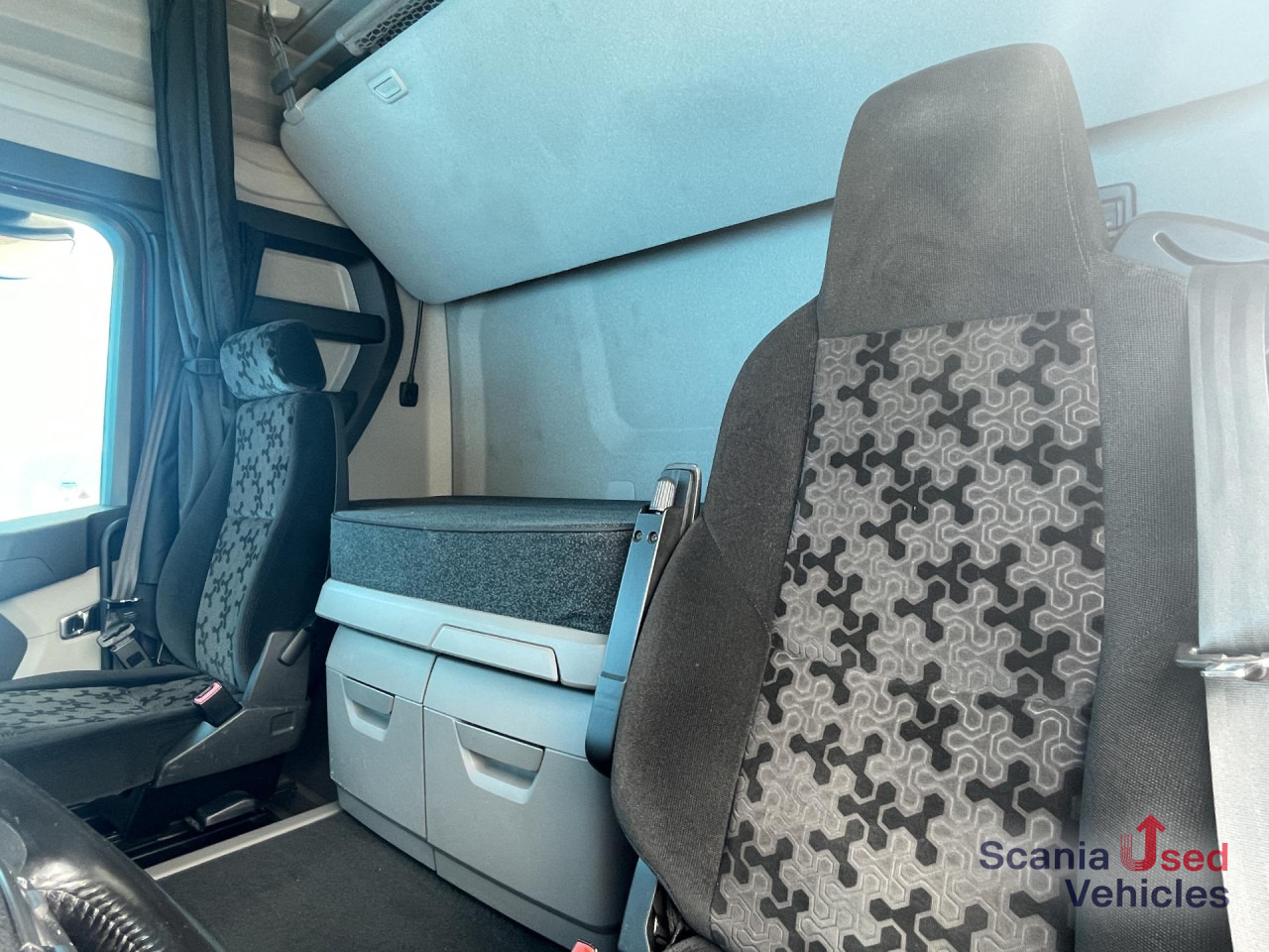 SCANIA R 410 A4x2NA RETARDER LED NAVI SMART 2 - Cap tractor: Foto 4 SCANIA R 410 A4x2NA RETARDER LED NAVI SMART 2 - Cap tractor: Foto 4