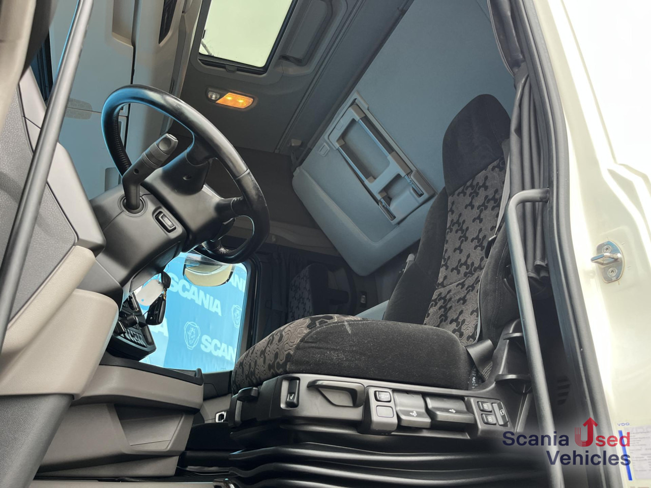 SCANIA R 450 A4x2LB RETARDER DIFF-L P-AIRCO FULL AIR - Cap tractor: Foto 2 SCANIA R 450 A4x2LB RETARDER DIFF-L P-AIRCO FULL AIR - Cap tractor: Foto 2