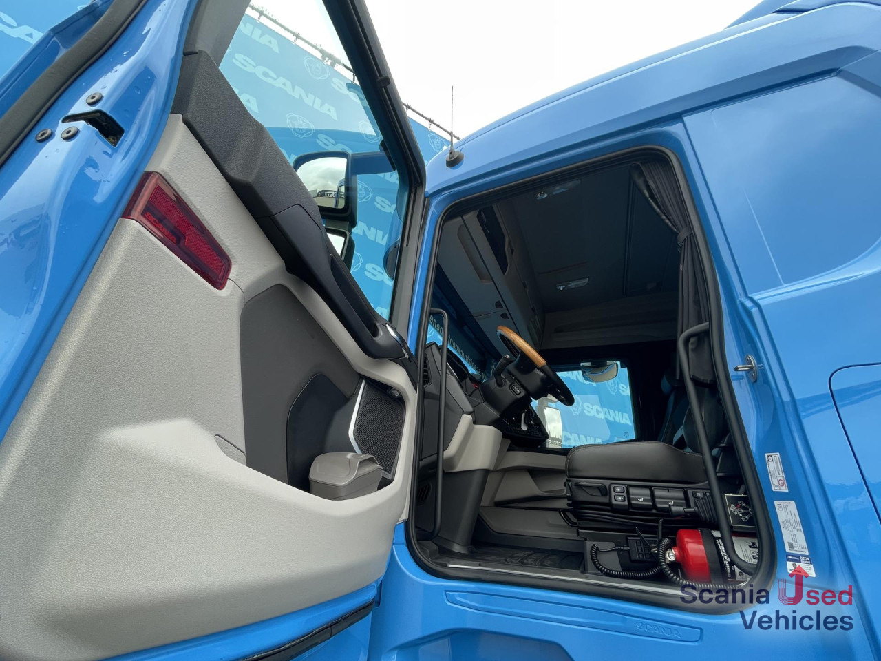 SCANIA R 500 A4x2NB DIFF LOCK RETARDER FULL AIR 8T HYDRO - Cap tractor: Foto 3 SCANIA R 500 A4x2NB DIFF LOCK RETARDER FULL AIR 8T HYDRO - Cap tractor: Foto 3