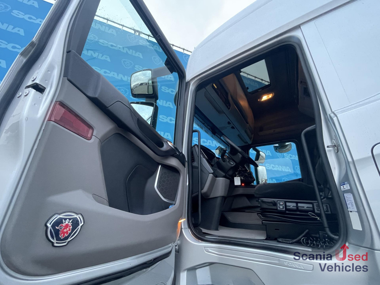 SCANIA R 500 A4x2NB RETARDER FULL AIR P-AIRCO HYDRO 9T - Cap tractor: Foto 4 SCANIA R 500 A4x2NB RETARDER FULL AIR P-AIRCO HYDRO 9T - Cap tractor: Foto 4