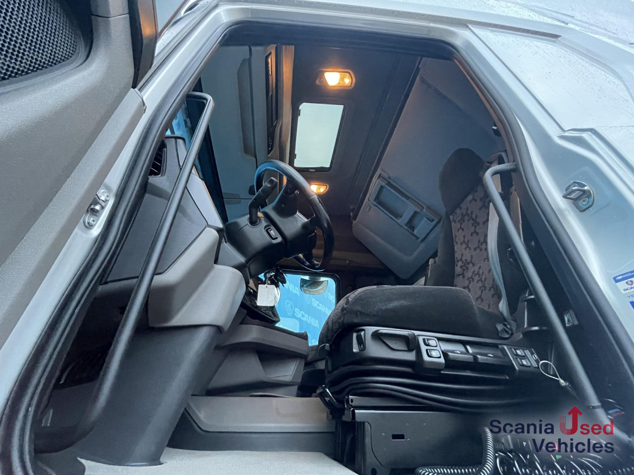 SCANIA R 500 A4x2NB RETARDER FULL AIR P-AIRCO HYDRO 9T - Cap tractor: Foto 5 SCANIA R 500 A4x2NB RETARDER FULL AIR P-AIRCO HYDRO 9T - Cap tractor: Foto 5
