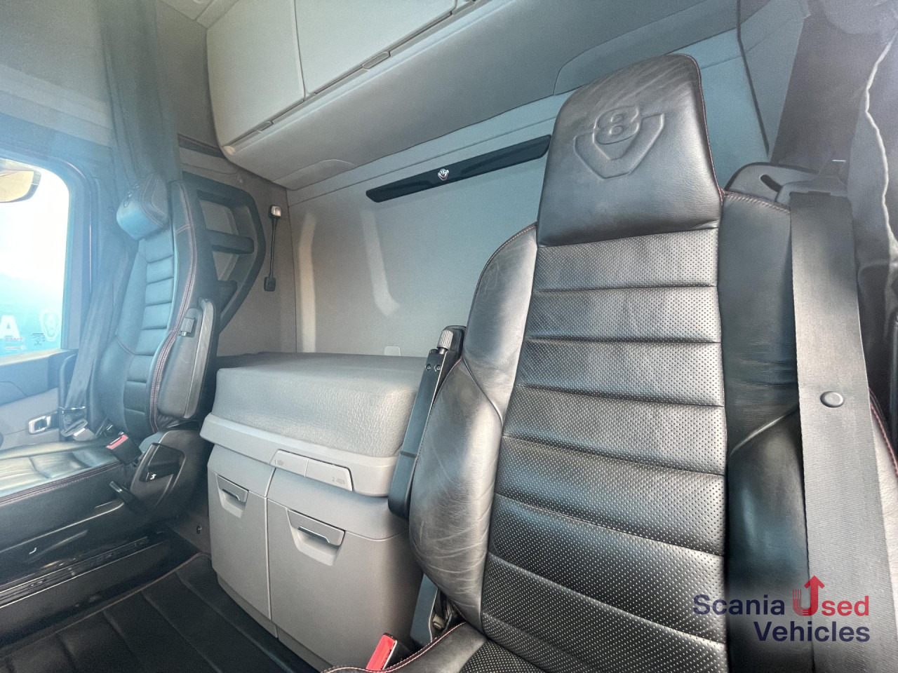 SCANIA S 730 A4x2NB DIFF-L RETARDER FULL AIR P-AIRCO V8 - Cap tractor: Foto 5 SCANIA S 730 A4x2NB DIFF-L RETARDER FULL AIR P-AIRCO V8 - Cap tractor: Foto 5