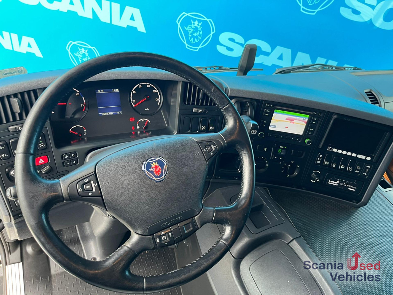 SCANIA P 280 DB4x2MNA TAILLIFT 2T BOX 750x249x230cm - Camion furgon: Foto 2 SCANIA P 280 DB4x2MNA TAILLIFT 2T BOX 750x249x230cm - Camion furgon: Foto 2