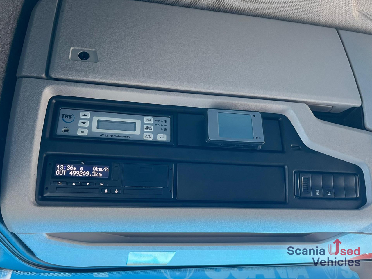 SCANIA R 410 B6x2*4NB LNG RETARDER FRIGO CHEREAU 765x250x - Camion frigider: Foto 4 SCANIA R 410 B6x2*4NB LNG RETARDER FRIGO CHEREAU 765x250x - Camion frigider: Foto 4