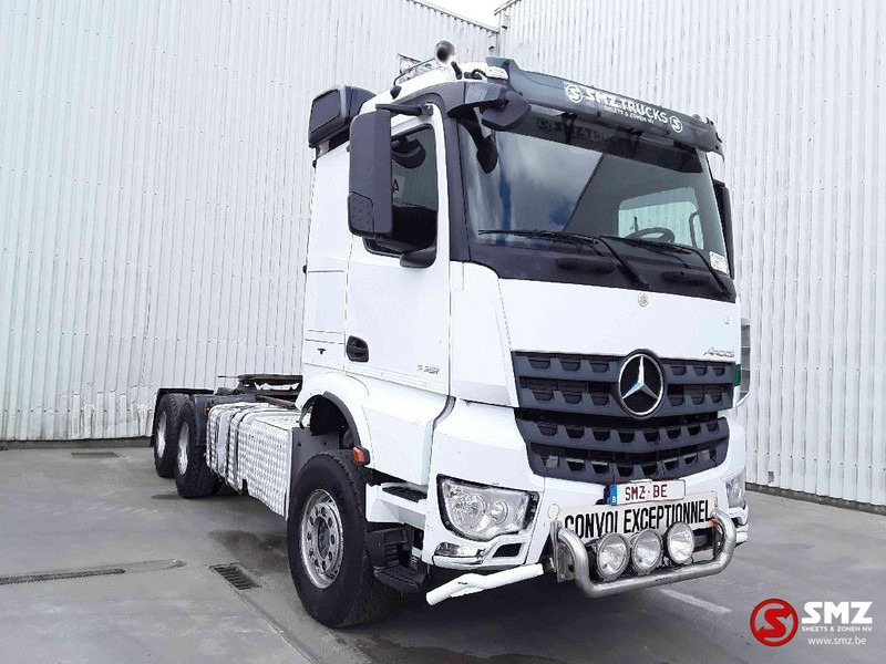 Mercedes-Benz Arocs 3351 lames steel - Cap tractor: Foto 1 Mercedes-Benz Arocs 3351 lames steel - Cap tractor: Foto 1