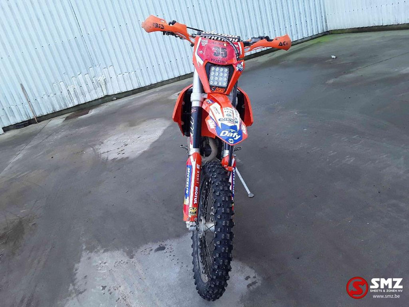 KTM KTM 250 - Motocicletă: Foto 2 KTM KTM 250 - Motocicletă: Foto 2