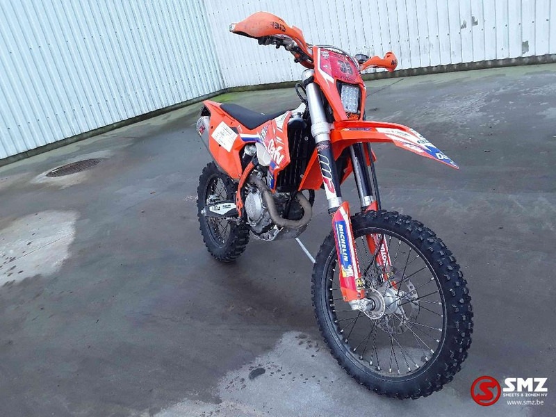 KTM KTM 250 - Motocicletă: Foto 1 KTM KTM 250 - Motocicletă: Foto 1