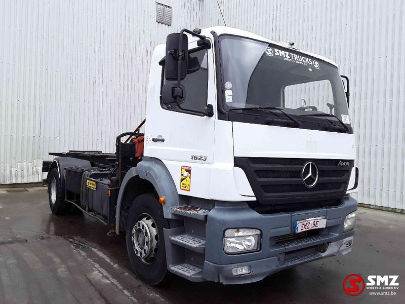 Mercedes-Benz Axor 1823 Palfinger pk4501 - Camion platformă, Camion cu macara: Foto 1 Mercedes-Benz Axor 1823 Palfinger pk4501 - Camion platformă, Camion cu macara: Foto 1