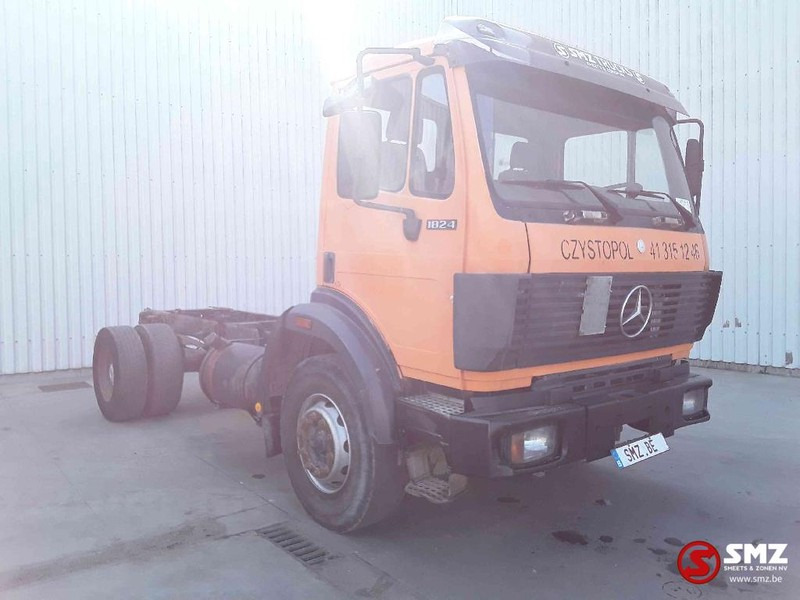 Mercedes-Benz SK 1824 lames-steel no 1922 - Camion şasiu: Foto 1 Mercedes-Benz SK 1824 lames-steel no 1922 - Camion şasiu: Foto 1