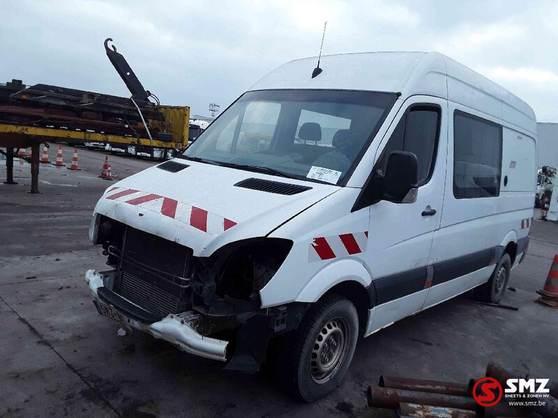 Mercedes-Benz Sprinter 311 accident - Autoutilitară box: Foto 3 Mercedes-Benz Sprinter 311 accident - Autoutilitară box: Foto 3