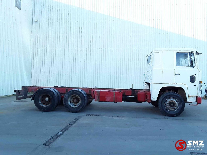 Scania 111 6x2 super lames - Camion şasiu: Foto 4 Scania 111 6x2 super lames - Camion şasiu: Foto 4