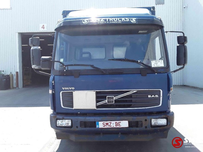 Volvo FL 220 - Camion furgon: Foto 2 Volvo FL 220 - Camion furgon: Foto 2