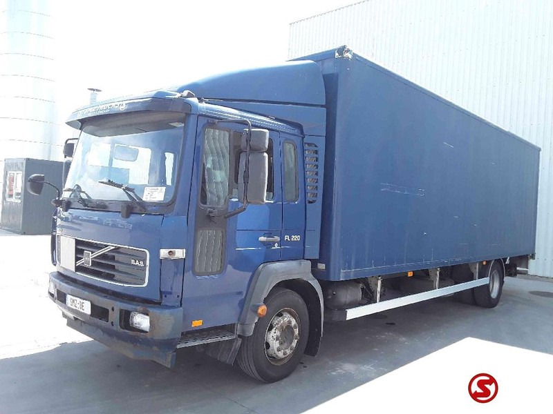 Volvo FL 220 - Camion furgon: Foto 3 Volvo FL 220 - Camion furgon: Foto 3