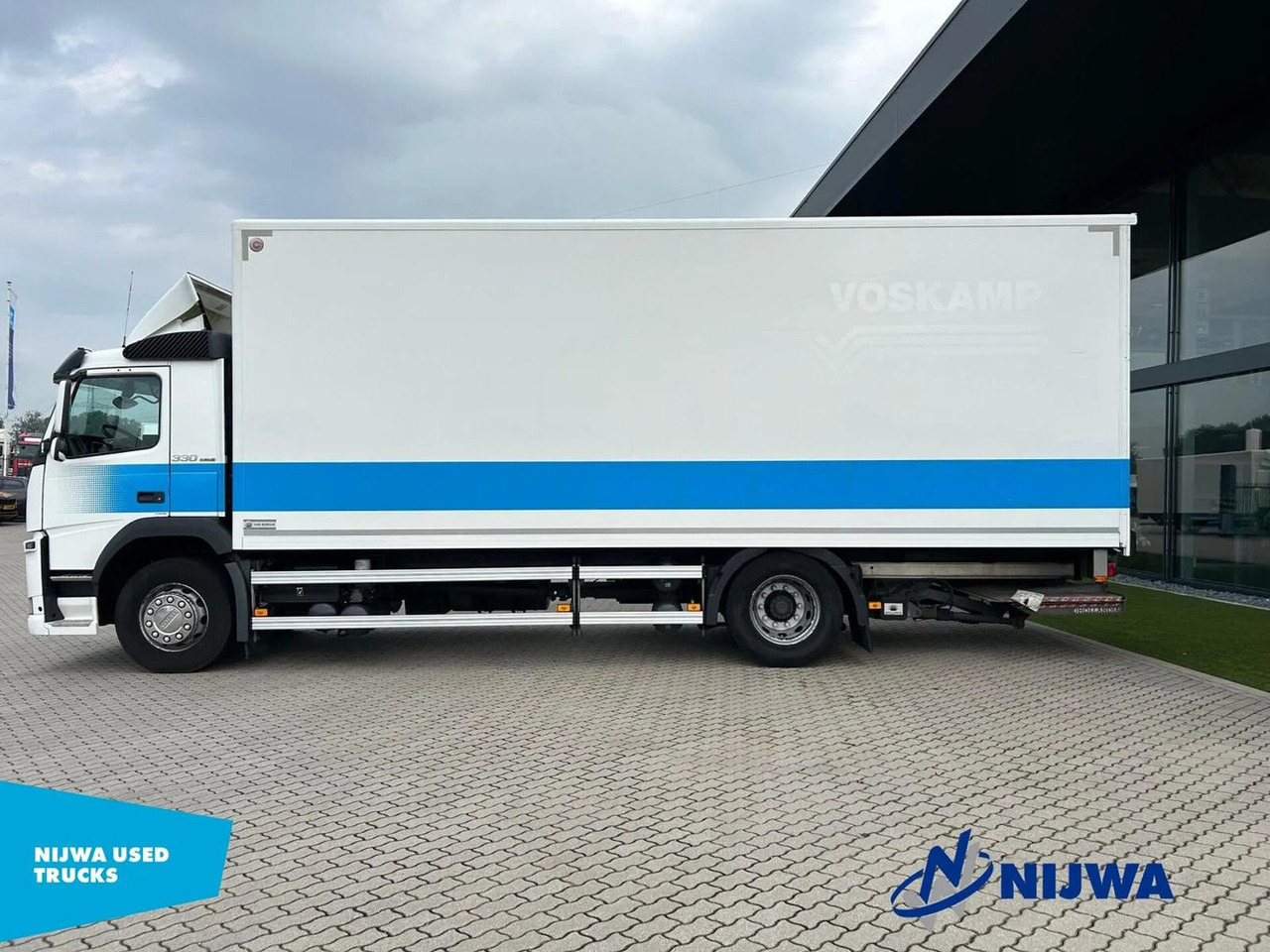 Volvo FM 330 Schuifzeil + Laadklep - Camion cu prelată: Foto 5 Volvo FM 330 Schuifzeil + Laadklep - Camion cu prelată: Foto 5