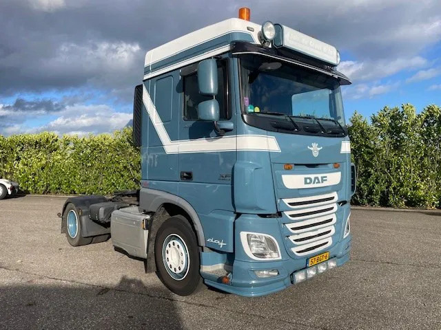 DAF XF 460 FT Euro6 Space Cab - Cap tractor: Foto 1 DAF XF 460 FT Euro6 Space Cab - Cap tractor: Foto 1