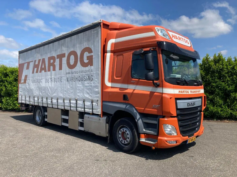 DAF CF 410 FA Euro6 Schuifzeilen vooras 9,0 ton - Camion furgon: Foto 2 DAF CF 410 FA Euro6 Schuifzeilen vooras 9,0 ton - Camion furgon: Foto 2
