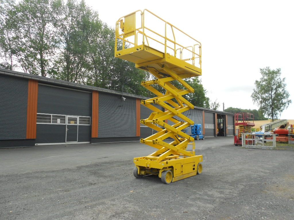 Genie GS 3246, Scherenarbeitsbühne Genie 11,9 m - Platforma foarfeca: Foto 2 Genie GS 3246, Scherenarbeitsbühne Genie 11,9 m - Platforma foarfeca: Foto 2