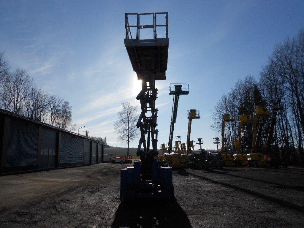 Genie GS4069BE, Hybrid, Allrad, Stützen, AH 14 m - Platforma foarfeca: Foto 3 Genie GS4069BE, Hybrid, Allrad, Stützen, AH 14 m - Platforma foarfeca: Foto 3