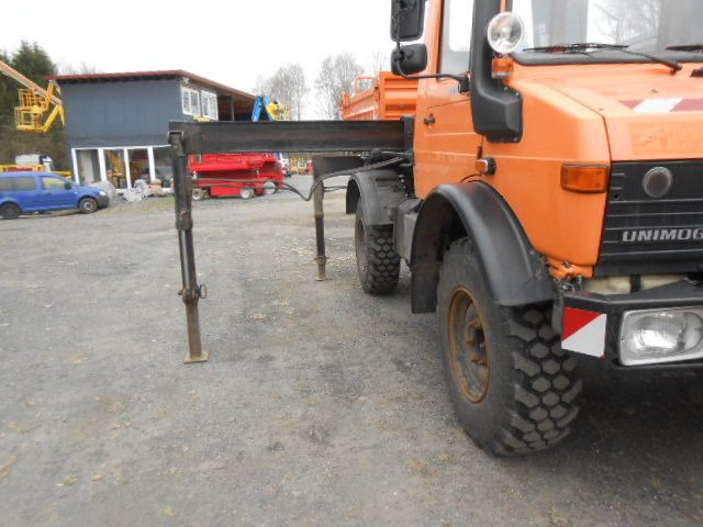 Mercedes-Benz U1450 427/11 mit Kran - Camion basculantă, Camion cu macara: Foto 4 Mercedes-Benz U1450 427/11 mit Kran - Camion basculantă, Camion cu macara: Foto 4