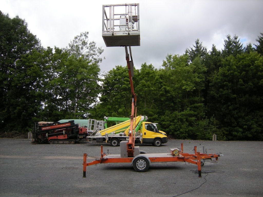 Moog Anhänge Arbeitsbühne, AH 13,5m - Camion cu nacela: Foto 4 Moog Anhänge Arbeitsbühne, AH 13,5m - Camion cu nacela: Foto 4