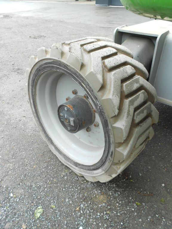 Nacela articulata Niftylift Niftylift HR28 Hybrid , 4x4 , 28 Niftylift HR28 Hybrid , 4x4 , 28: Foto 10 Nacela articulata Niftylift Niftylift HR28 Hybrid , 4x4 , 28 Niftylift HR28 Hybrid , 4x4 , 28: Foto 10