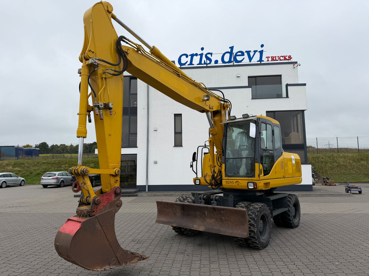 Komatsu PW 180 - 7 - Excavator pe roţi: Foto 1 Komatsu PW 180 - 7 - Excavator pe roţi: Foto 1