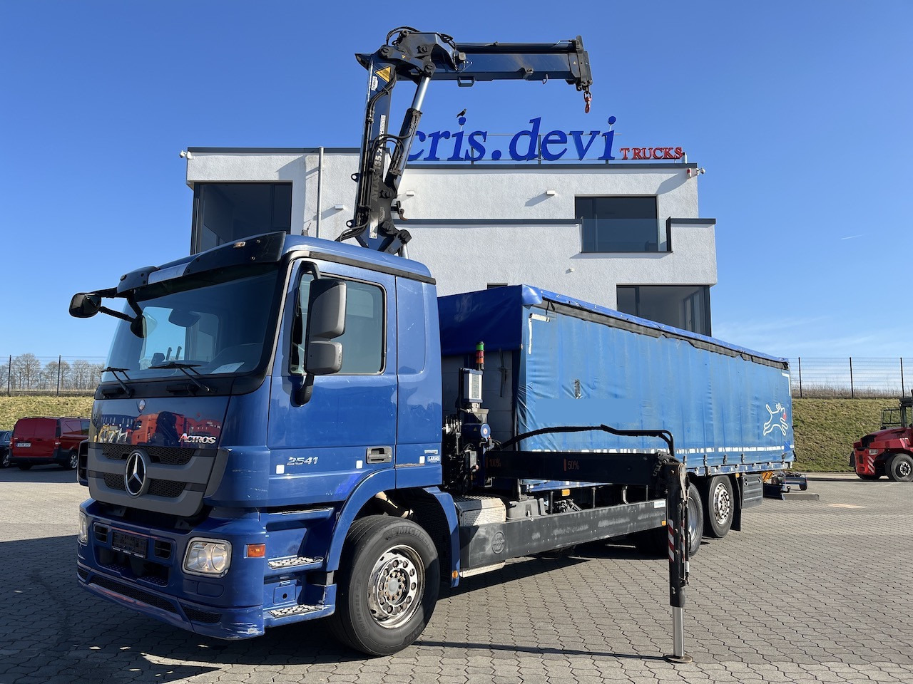 Mercedes-Benz 2541 6x2 Atlas 135.2E Pritsche 8,20 m Ausziehbar - Camion cu prelată, Camion cu macara: Foto 1 Mercedes-Benz 2541 6x2 Atlas 135.2E Pritsche 8,20 m Ausziehbar - Camion cu prelată, Camion cu macara: Foto 1
