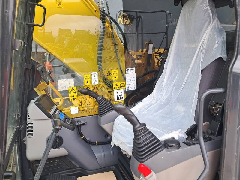 Komatsu PC210LCI-11 - Excavator pe şenile: Foto 5 Komatsu PC210LCI-11 - Excavator pe şenile: Foto 5